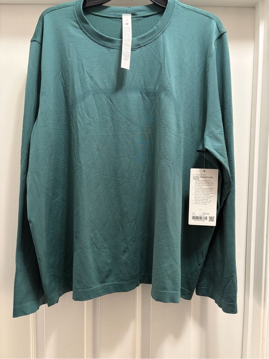 lululemon athletica Tops - Lululemon Swiftly Relaxed Fit Deep Marina LongSleeve Crewneck Top